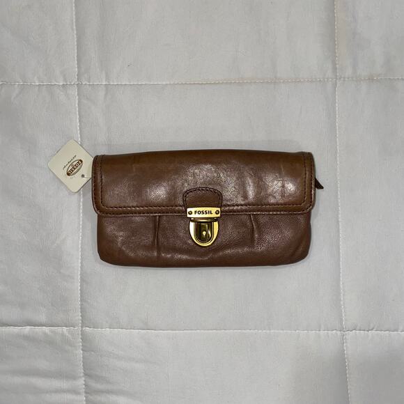 NWT Fossil 8” Taupe Leather Wallet/Clutch, zipper pockets, semi-glossy finish - Picture 5 of 11
